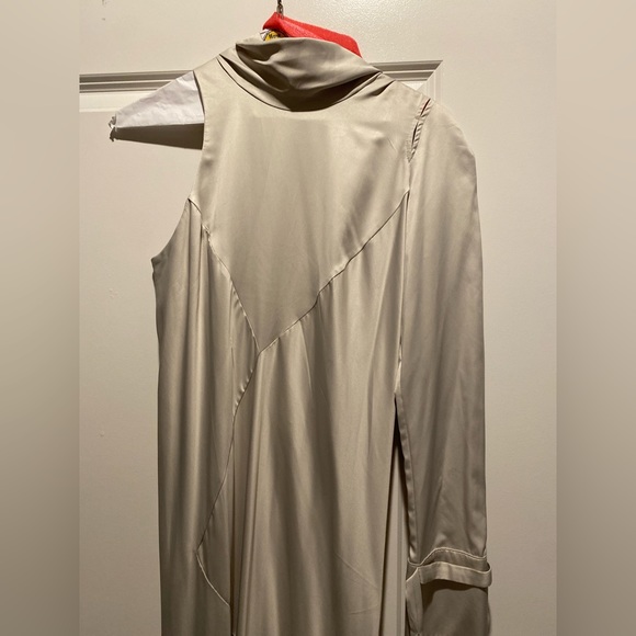 Long dress - Picture 4 of 4